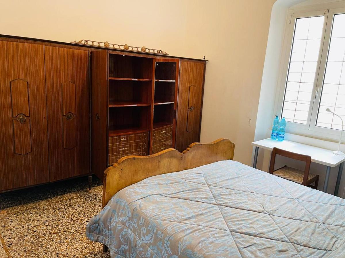 Mh Genova Bed & Breakfast ภายนอก รูปภาพ