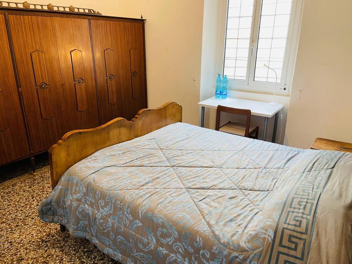 Mh Genova Bed & Breakfast ภายนอก รูปภาพ
